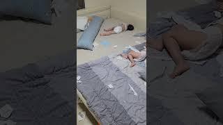 혼자서 쌍둥이 키우는 아빠입니다 응원해주세요 
