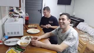 Iată Cum Arată O Shaorma Cu Sarmale Adecvată!