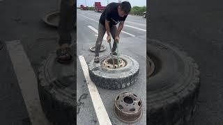 Mobile tire repair service, providing you with convenient car rescue!