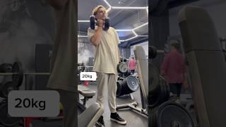 В конце новый король читинга #gym #biceps #качалка #спорт #бицепс
