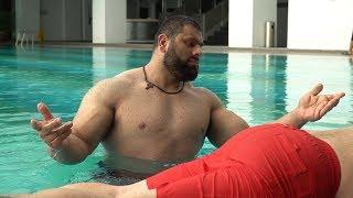 180 kg HULK-GUY jumps into the POOL!