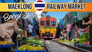 Maeklong Railway Market - Zugmarkt Bangkok, Thailand Mit dem Zug zum Schirm zurück Markt
