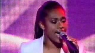 Paulini Curuenavuli - Chains