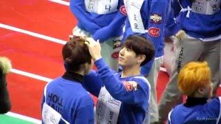 (Fancam)20160118-방탄소년단BTS 아육대 정국&뷔 Vkook moment