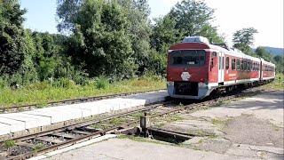 DH 2 (Diesel Hydraulic) 'Wadloper' train from Transferoviar Călători Arrives at Slanic