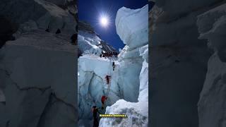 Everest Khumbu icefall