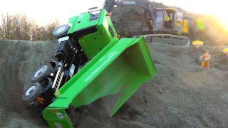 BEST OF RC TRUCKS STUCKING// RC TRUCKS STRUGGLING IN SAND//RC DIGGER VOLVO RESCUE FALL OVER RC TRUCK