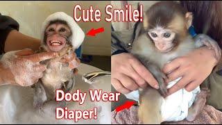 Wonderful Day! Mom Bathing Baby Monkey Dody Softly & Comfort Diaper Him, Dody Sleep Well