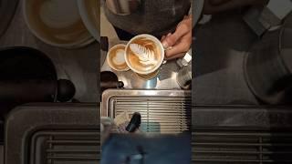 How to make a latte art tutorial #coffee leaves design #barista #coffeelover #latteart #shorts