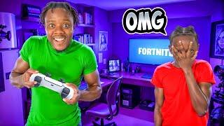 Teaching My DAD How To Play Fortnite