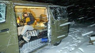 [CAR CAMPING］Heavy snow in winter mountains | stay in car| VanLife