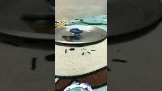 Saviour Valkyrie vs zillion Zeus Beyblade battle