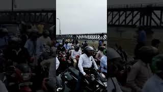 Phaphamau Bridge Accident || Utkarsh Vlogs || #phaphamau #truck #bridge #traffic #hit #plice