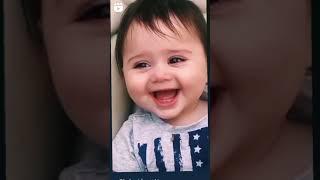 Cute baby laughs hasi