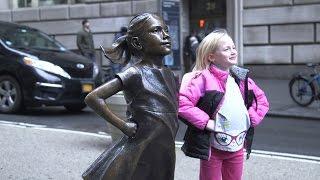 A statue of a defiant girl now faces the Wall Street bull