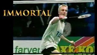 10 MOST FAMOUS Badminton Trick Shots