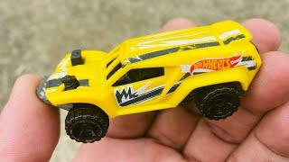 HOT WHEELS  Land Crusher TM © 2013 Mattel  1186 MJ. 1. NL   Made in Malaysia 