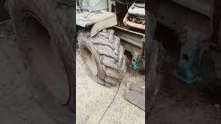 Т-150 пробили колесо