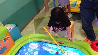 陽葵里（ひまり）ちゃんの休日。ゲームセンターで。