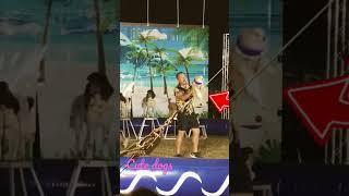 CUTE DOGS/PUPPIES PLAY JUMPING ROPE