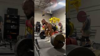 This is for my SUMO haters. IM STRONG IN ALL LIFTS.495x3 paused.  #strong