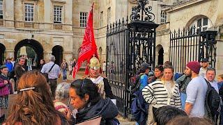 ORMONDE RETURNS AND A TOUR GUIDE HAS A GO AT ME FOR POINTING OUT A MISTAKE at Horse Guards!