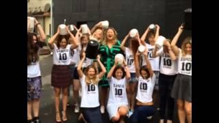 Glamour обливается водой в рамках флешмоба Ice Bucket Challenge