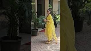 Sara arrives at Saif’s residence for Rakhi | Sara Ali Khan | #shorts #saraalikhan