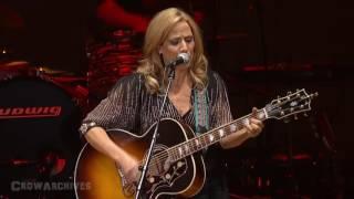 Sheryl Crow & Vince Gill - "Two More Bottles of Wine" (LIVE)