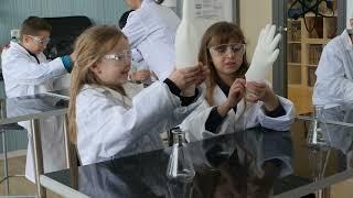 Wow Lab science experiments workshops for children in Romania. Wow Lab Mix 3