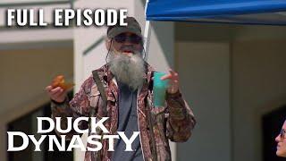 Duck Dynasty: The Guys Stumble Upon a Gator (S6, E6) | Full Episode