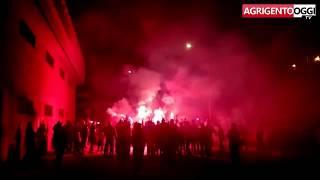 La protesta dei tifosi dell' Akragas  in curva sud. E la luce dov'è ??? TUTTI COLPEVOLI !!!