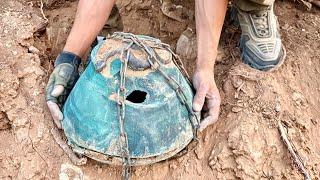 Treasure inclosed in big rocks  Chesst of gold Hunter  adventure