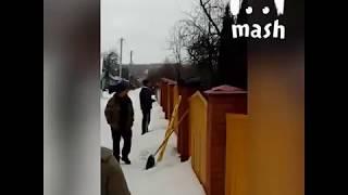 Опубликовано видео с места в Подмосковье, где на дом упал самолет