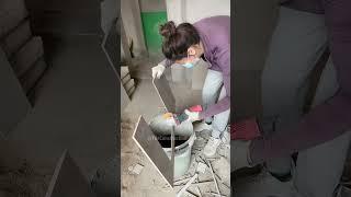 Asian bricklayer installs tiles！P9 #diy #construction #tiles #shorts #bricklayer #tiling  #handmade