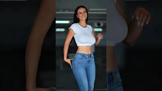 Stylish Jeans & Top Outfit Ideas You Need to Try! #model #fashion #ootd