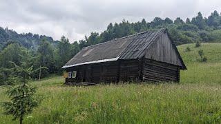 Hartes Leben in einer Bergwaldhütte fernab der Zivilisation. Das Leben meiner Vorfahren.