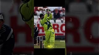 Moin Khan Using Every Possible Way For Victory...