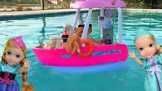 Boat day ! Elsa & Anna toddlers - sailing - swimming - Barbie dolls