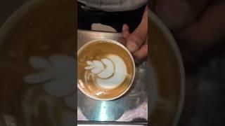 How to make a perfect Latte art #coffee #barista #latteart #tea #love #shorts #treanding #coffee