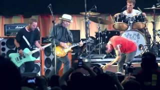 Pearl Jam with Neil Young - Rockin in the free world Toronto 2011 COMPLETE