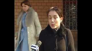 Евгения Дрыга упала в канализационный люк в Луганске.