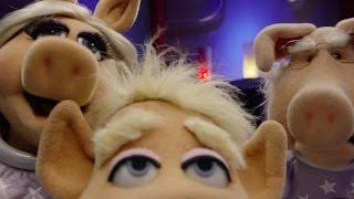 The Muppets | Pigs in Space | “Alien: Look Who’s Coming to Dinner”