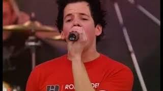 Simple Plan - Addicted (Live)