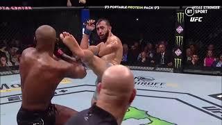 Dominick Reyes landing shots on Jon Jones