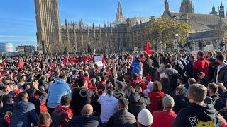 Shqiptarët mbushin rrugët në Londër, protestë kundër Sekretares britanike që foli për ‘pushtim’,