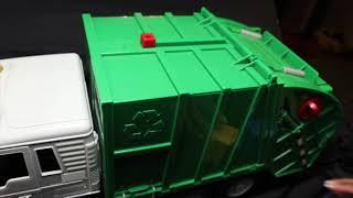 DRIVEN by BATTAT Recycling Truck with Lights & Sounds