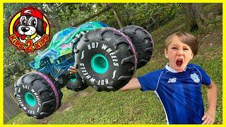 Hot Wheels Monster Trucks XL MEGA-WREX RC vs MEGA MONSTER JAM RC TRUCKS - Epic Battles COMPILATION