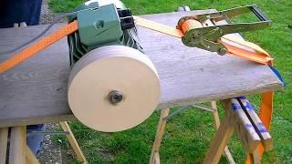 Turning a Pulley for the Big Jointer - Drechseln einer Riemenscheibe für die Abrichte