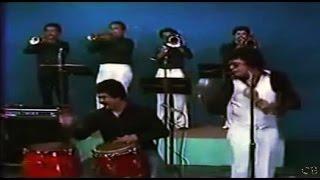 Hector Lavoe...............  Vamos A Reír Un Poco